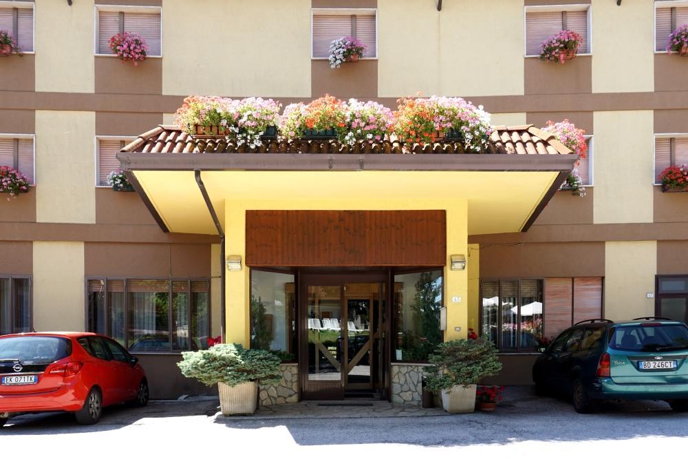Family Hotel Como Rivisondoli Exterior photo